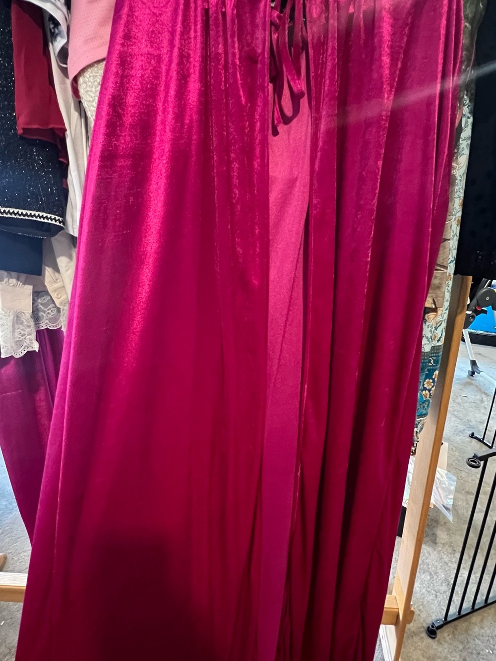 Velvet cloak in Fuchsia